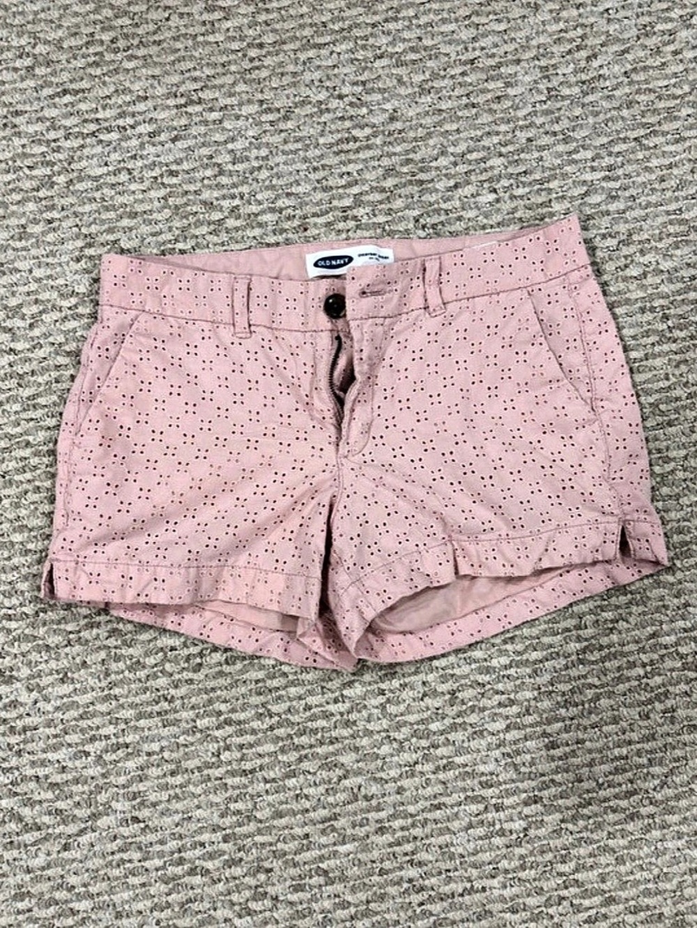 Old Navy Mid-Rise Everyday Eyelet Shorts Pink Size 2